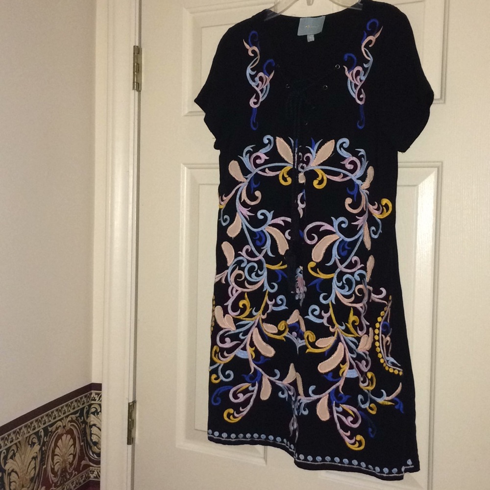 Skies Are Blue Embroidered Dress Size Small